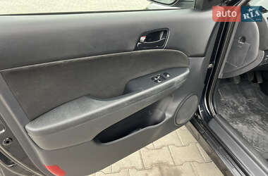 Хетчбек Hyundai i30 2010 в 