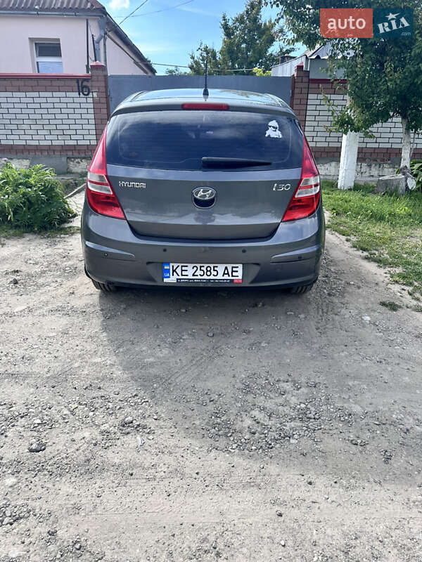 Хетчбек Hyundai i30 2008 в Дніпрі