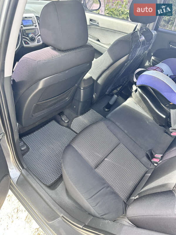 Хетчбек Hyundai i30 2008 в Дніпрі