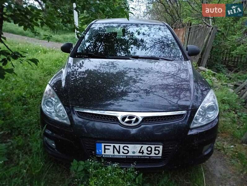 Хэтчбек Hyundai i30 2009 в 
