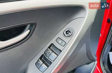 Хетчбек Hyundai i30 2013 в 