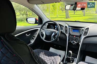 Хетчбек Hyundai i30 2013 в 