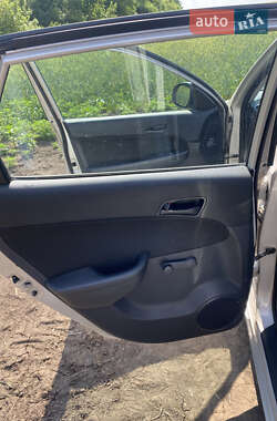 Хэтчбек Hyundai i30 2010 в 