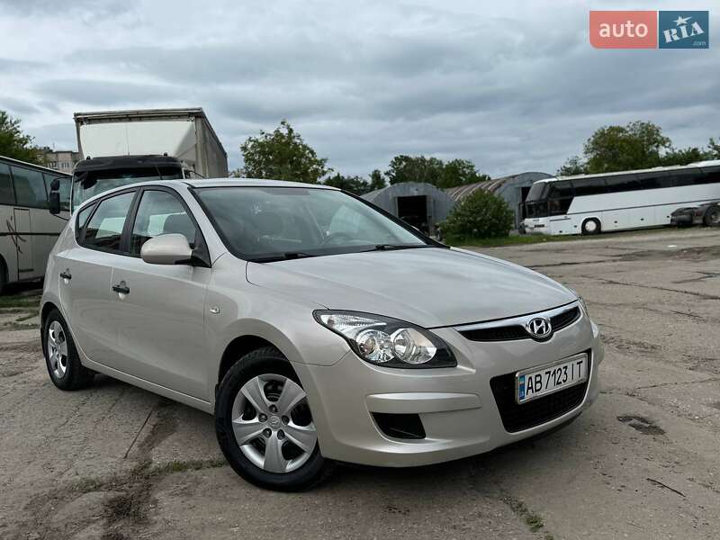 Хэтчбек Hyundai i30 2009 в Хмельницком