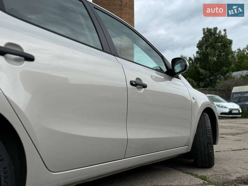 Хэтчбек Hyundai i30 2009 в Хмельницком