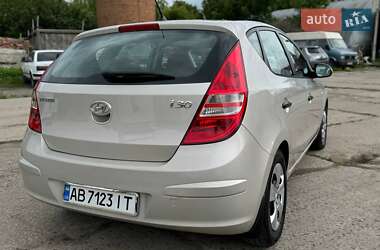 Хэтчбек Hyundai i30 2009 в 