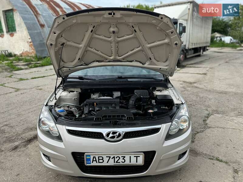 Хэтчбек Hyundai i30 2009 в Хмельницком