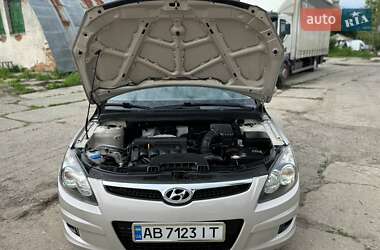 Хэтчбек Hyundai i30 2009 в 