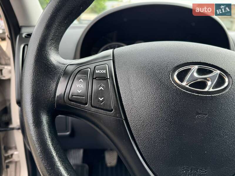 Хэтчбек Hyundai i30 2009 в Хмельницком