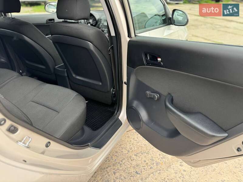 Хэтчбек Hyundai i30 2009 в Хмельницком