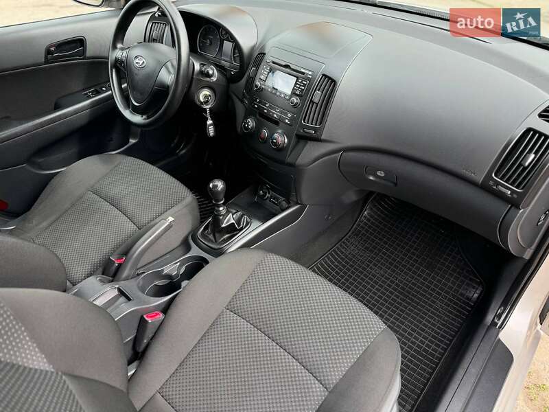 Хэтчбек Hyundai i30 2009 в Хмельницком