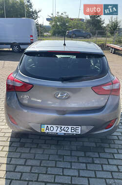 Хэтчбек Hyundai i30 2013 в 