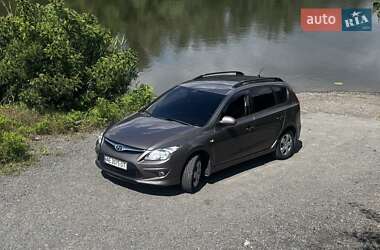Універсал Hyundai i30 2011 в Дніпрі