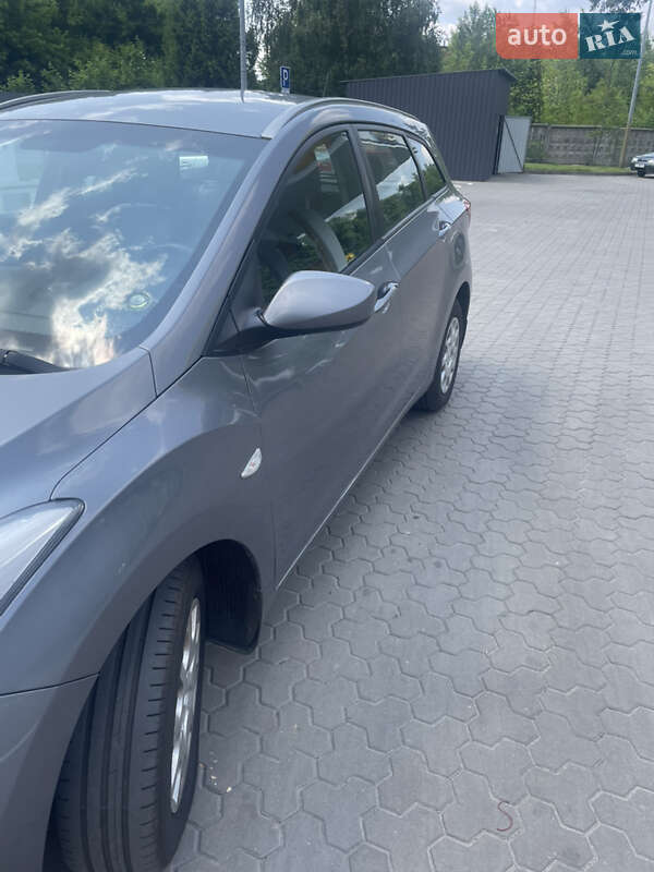 Универсал Hyundai i30 2013 в Василькове