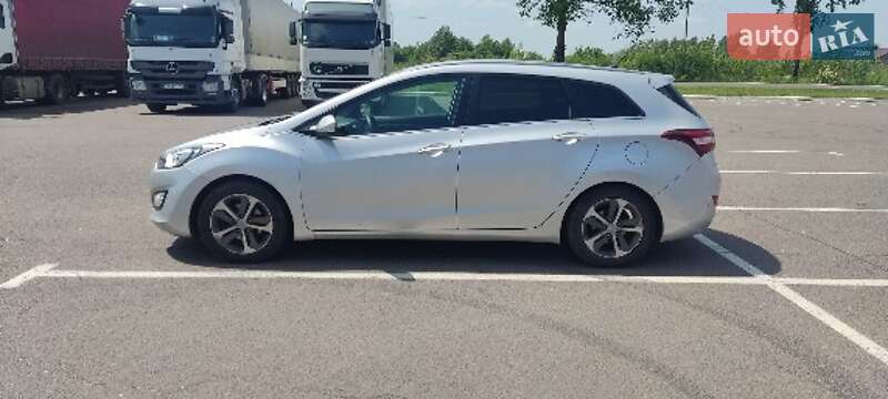 Универсал Hyundai i30 2015 в Луцке