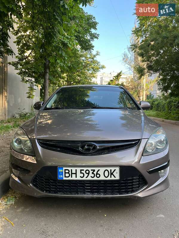Хэтчбек Hyundai i30 2011 в Одессе