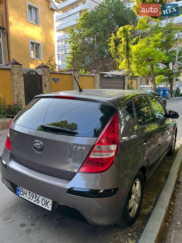 Хэтчбек Hyundai i30 2011 в Одессе
