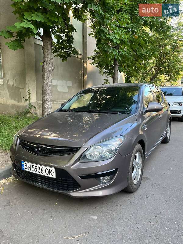 Хэтчбек Hyundai i30 2011 в Одессе