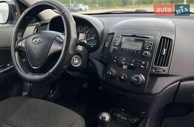 Хэтчбек Hyundai i30 2009 в 