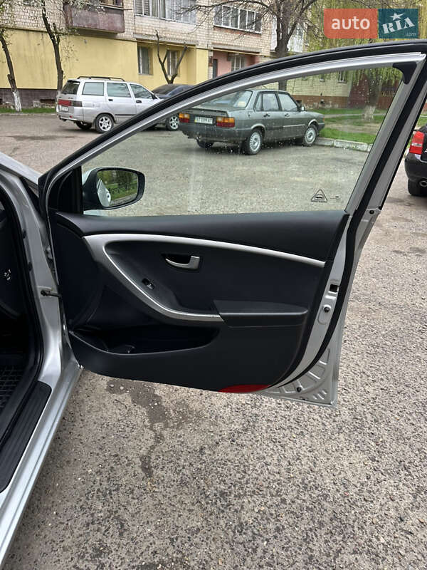 Хэтчбек Hyundai i30 2016 в Черновцах