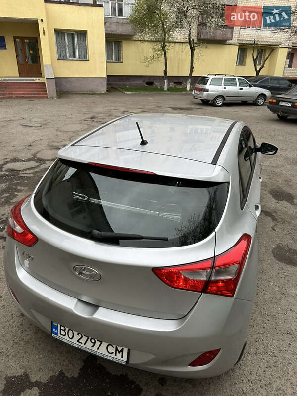 Хэтчбек Hyundai i30 2016 в Черновцах
