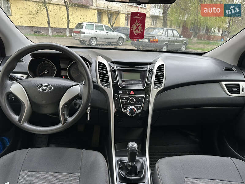 Хэтчбек Hyundai i30 2016 в Черновцах