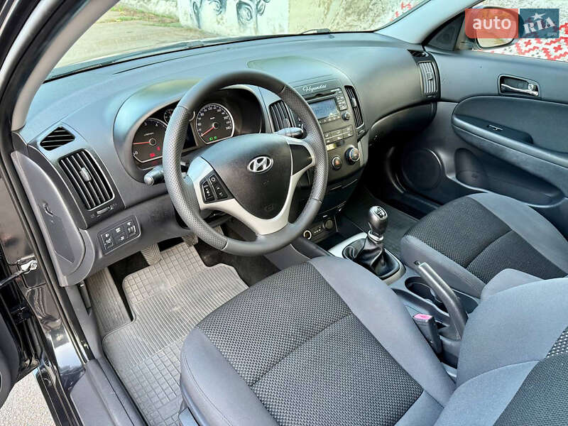 Хэтчбек Hyundai i30 2010 в Кропивницком