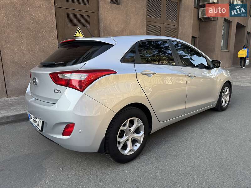 Хэтчбек Hyundai i30 2012 в Киеве