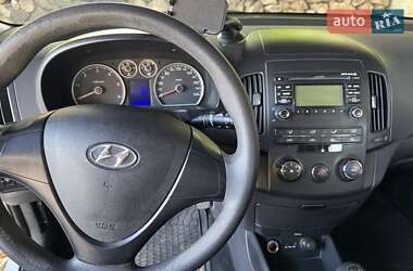 Хэтчбек Hyundai i30 2012 в 
