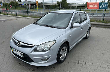 Хэтчбек Hyundai i30 2011 в Киеве