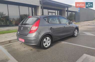 Хэтчбек Hyundai i30 2009 в 