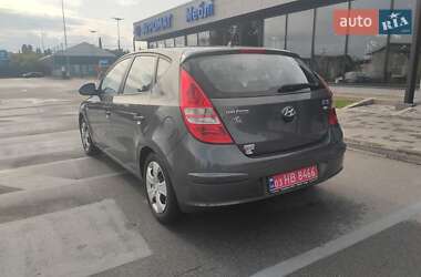 Хэтчбек Hyundai i30 2009 в 