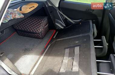 Хетчбек Hyundai i30 2012 в 