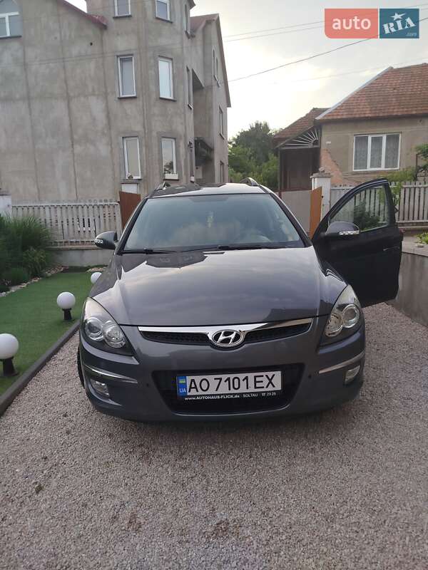 Универсал Hyundai i30 2009 в Иршаве