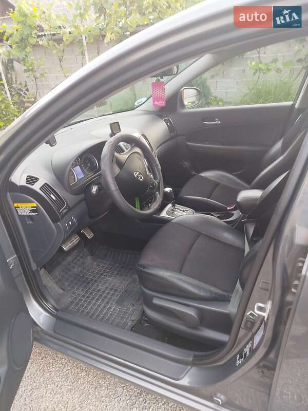 Универсал Hyundai i30 2009 в Иршаве