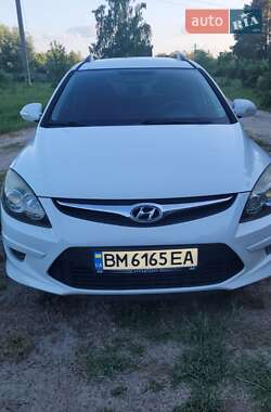 Универсал Hyundai i30 2011 в Ахтырке
