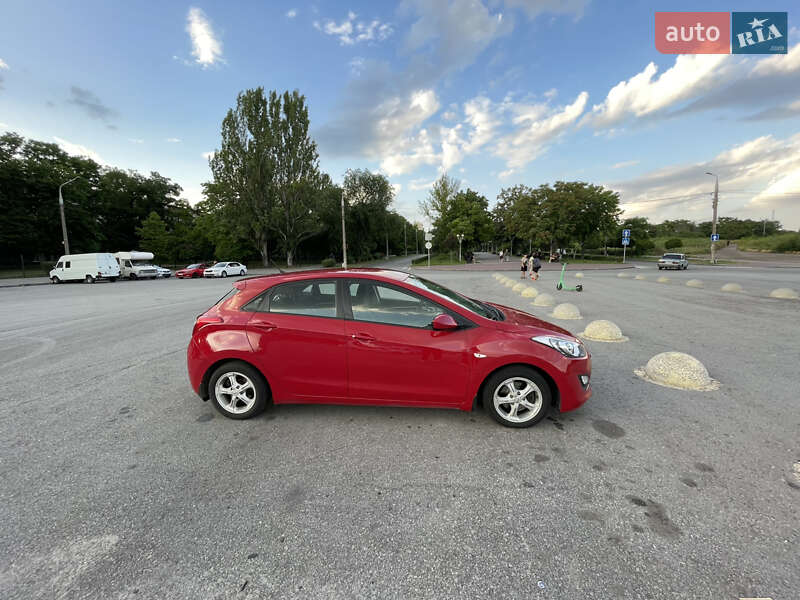 Хетчбек Hyundai i30 2012 в Запоріжжі фото 2 Хетчбек Hyundai i30 2012 в Запоріжжі