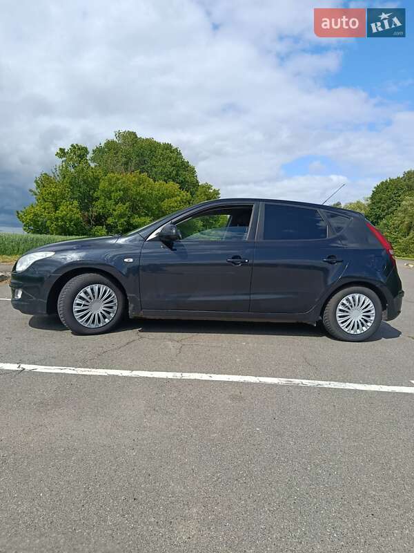 Хетчбек Hyundai i30 2009 в Конотопі