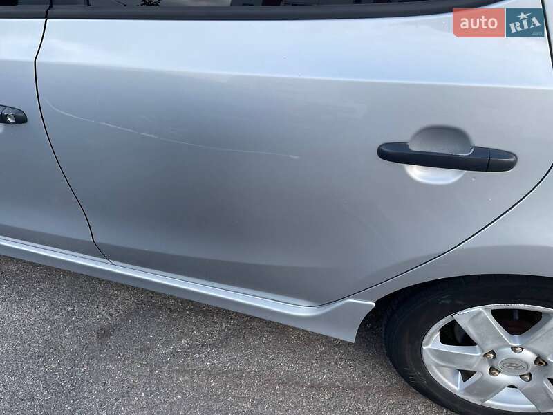Хэтчбек Hyundai i30 2011 в Харькове