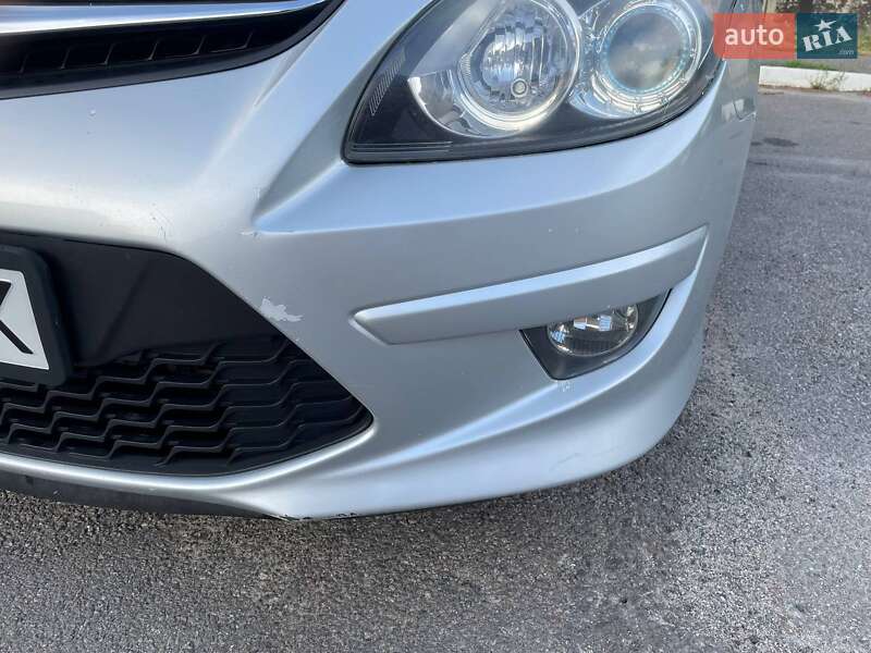 Хэтчбек Hyundai i30 2011 в Харькове