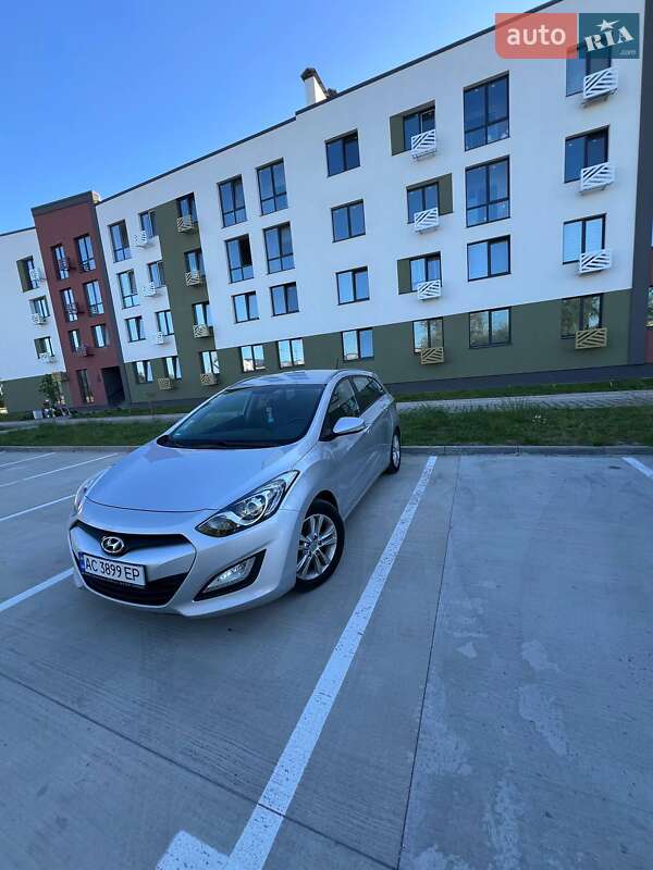 Универсал Hyundai i30 2014 в Ровно