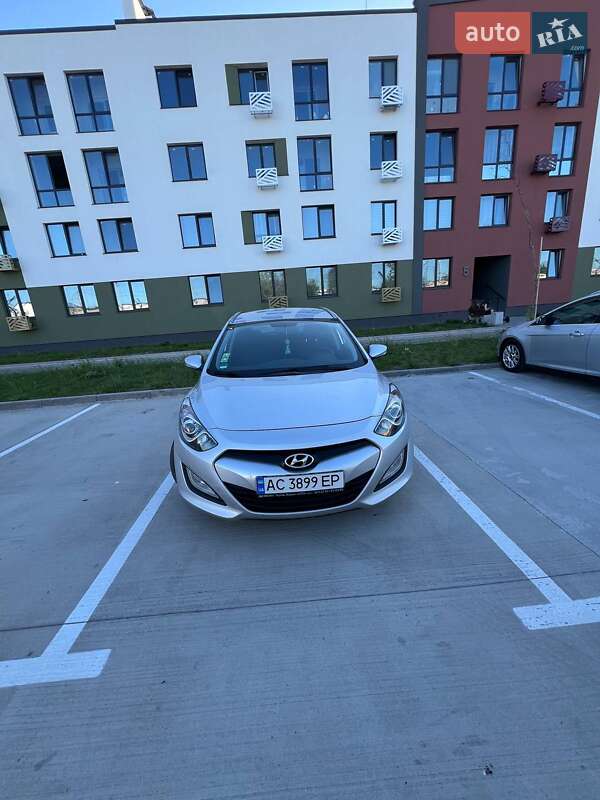 Универсал Hyundai i30 2014 в Ровно