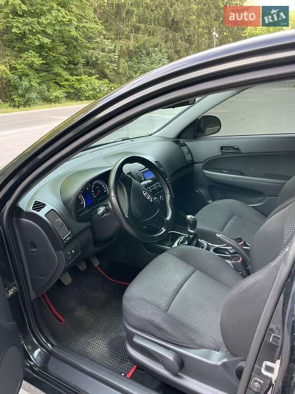 Хэтчбек Hyundai i30 2010 в Хмельнике фото 13 Хэтчбек Hyundai i30 2010 в Хмельнике
