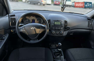 Хэтчбек Hyundai i30 2010 в 