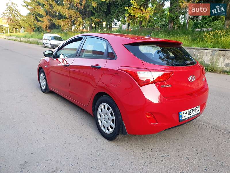 Хэтчбек Hyundai i30 2012 в Ровно