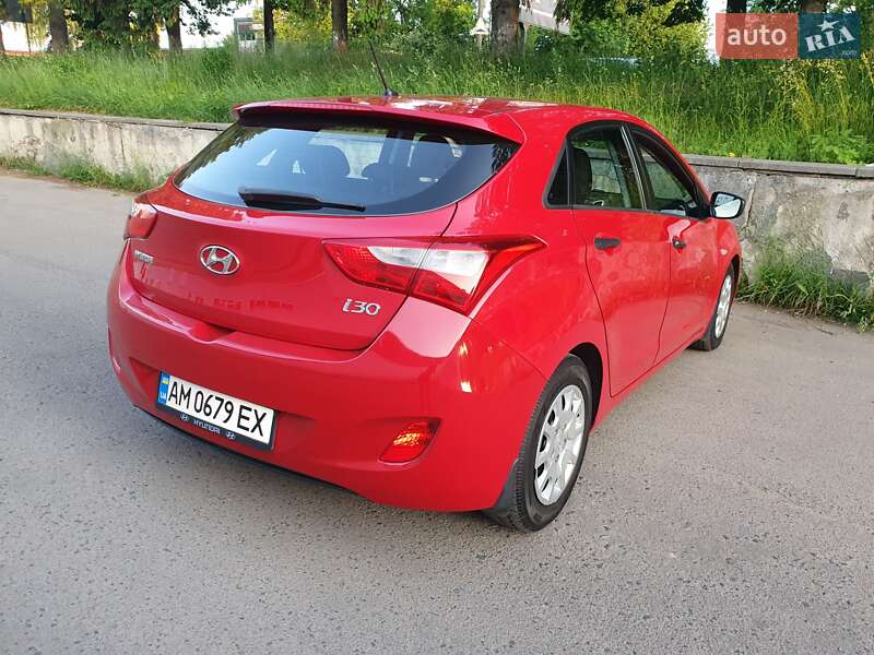 Хэтчбек Hyundai i30 2012 в Ровно