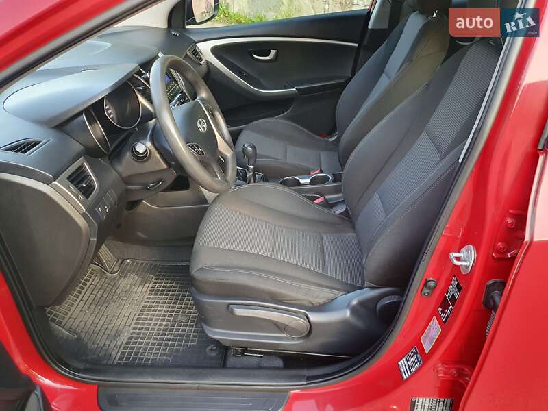 Хэтчбек Hyundai i30 2012 в Ровно