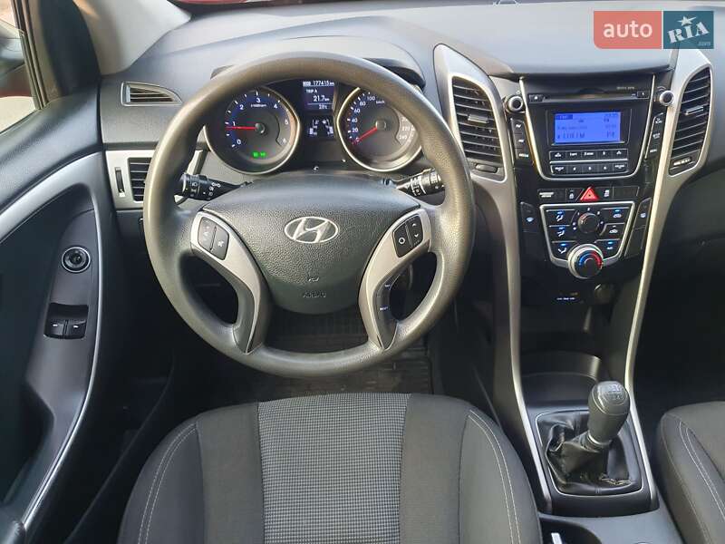 Хэтчбек Hyundai i30 2012 в Ровно