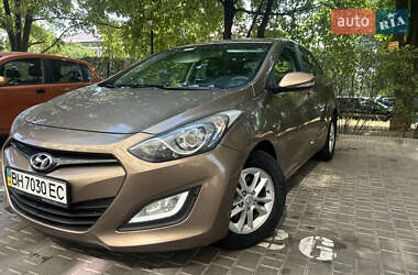 Хэтчбек Hyundai i30 2012 в 