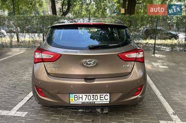 Хэтчбек Hyundai i30 2012 в 